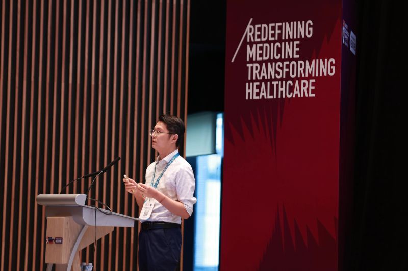 Xiaotao presenting research